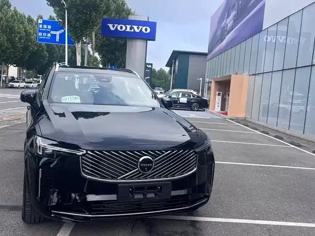 Volvo Xc90 Plug-In Hybrid 2025 T8 Zhizun Deluxe Edition 7 Seats