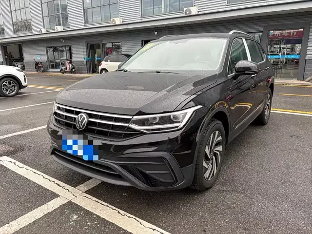 Tiguan L 2025 Outstanding Model 300tsi Automatic Two-Wheel Drive Dragon Edition